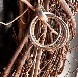 Silpada Silver 5 Ring Intertwined Circle Pendant S1637